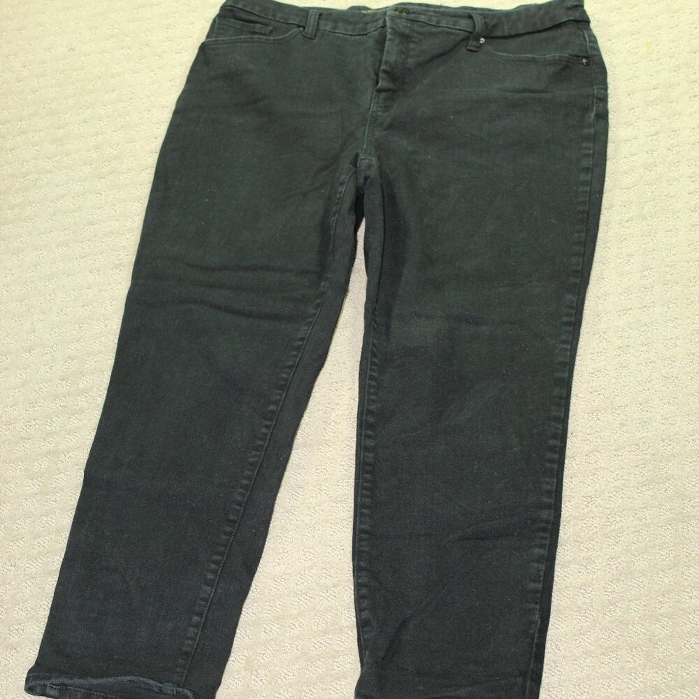 Chicos So Slimming Girlfriend Ankle Slim Leg Jeans Size 2 US 12 Black Jeans